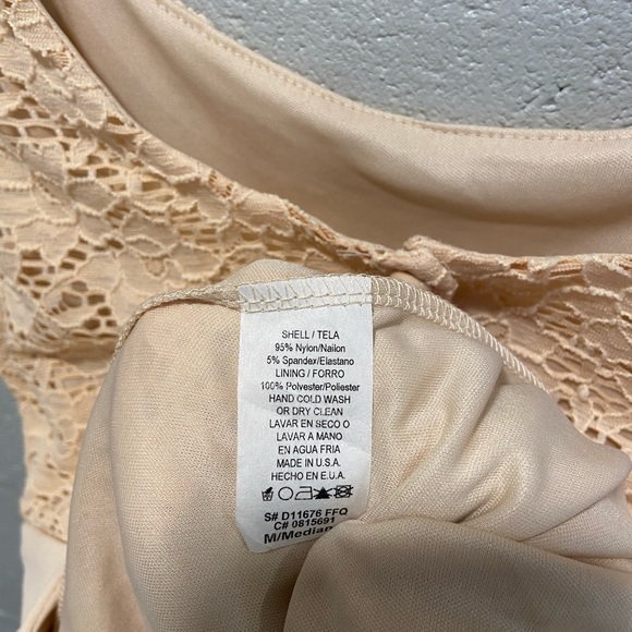 Lace Dress - Picture 4 of 4